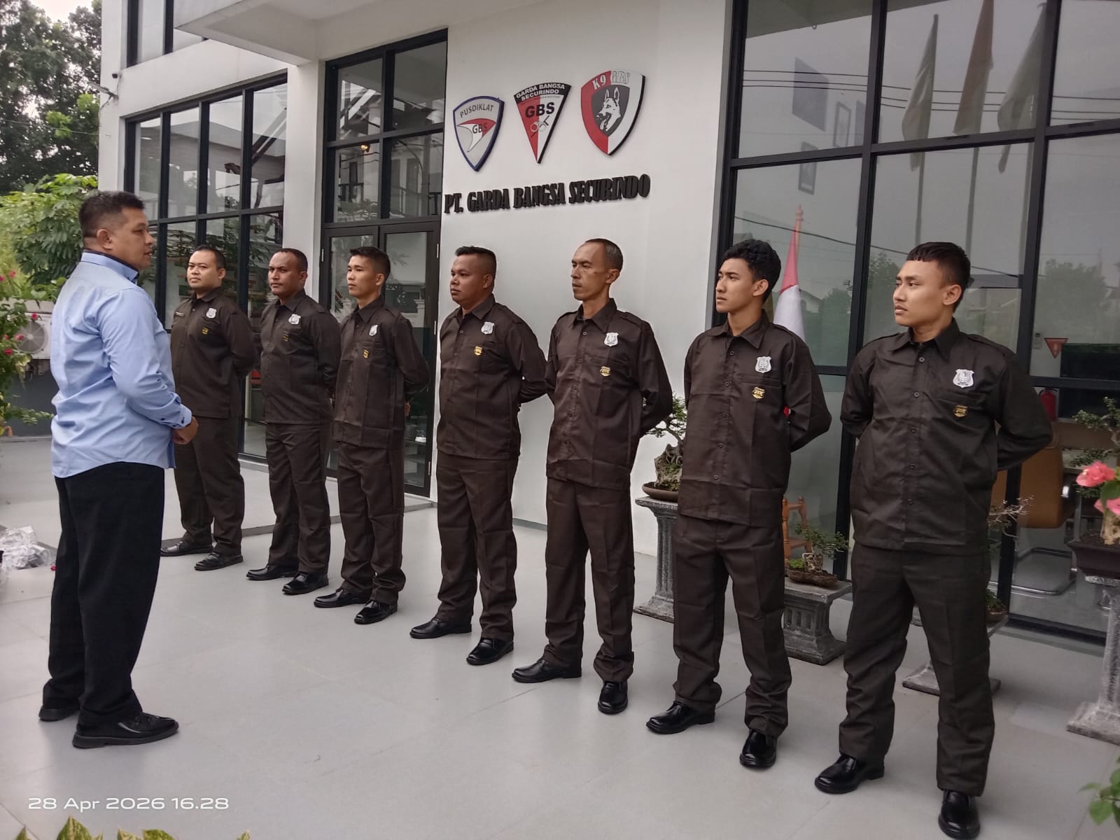 Pembinaan personel di kantor pusat GBS